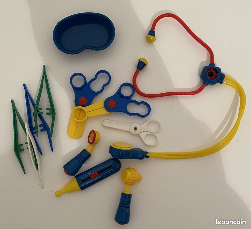 Jouets lot accessoires medecin (image 1)