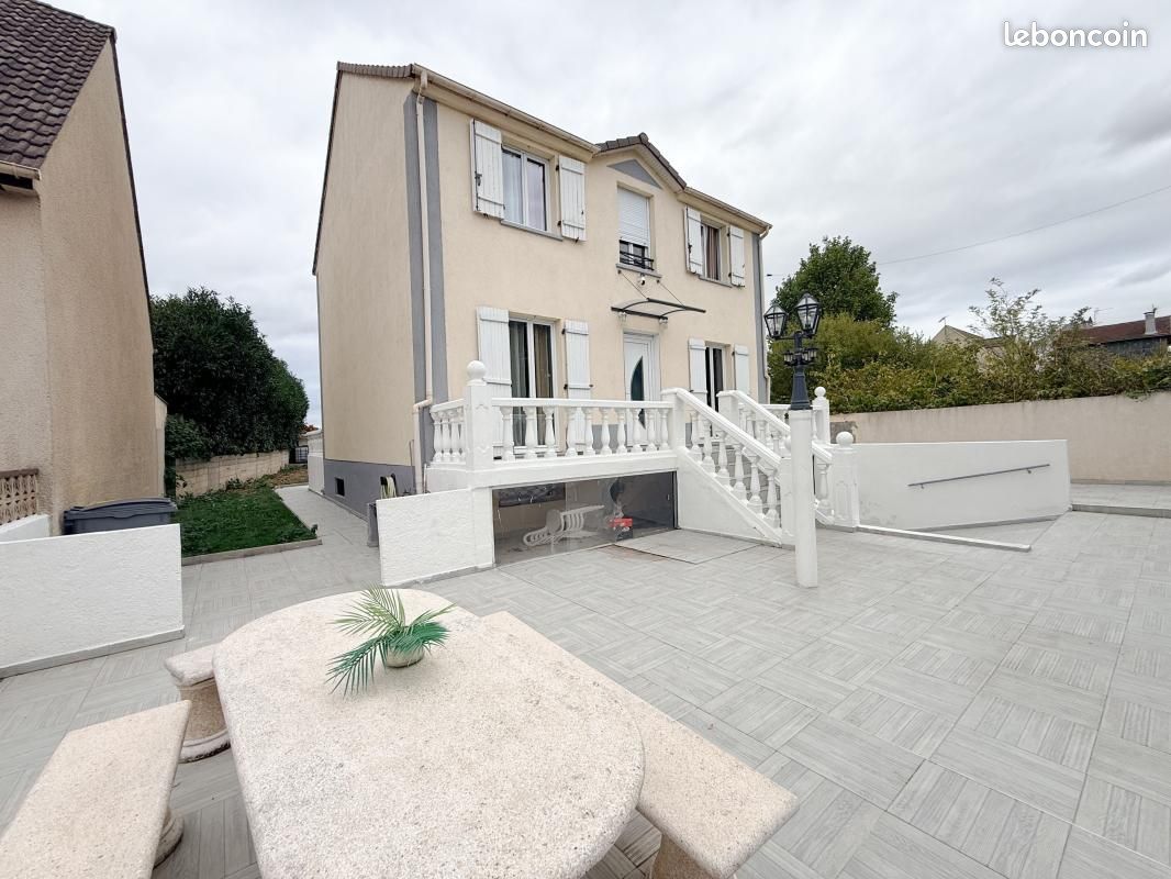 Maison 6 pièces 181 m² · à Goussainville · 181 m² · 500 000 €