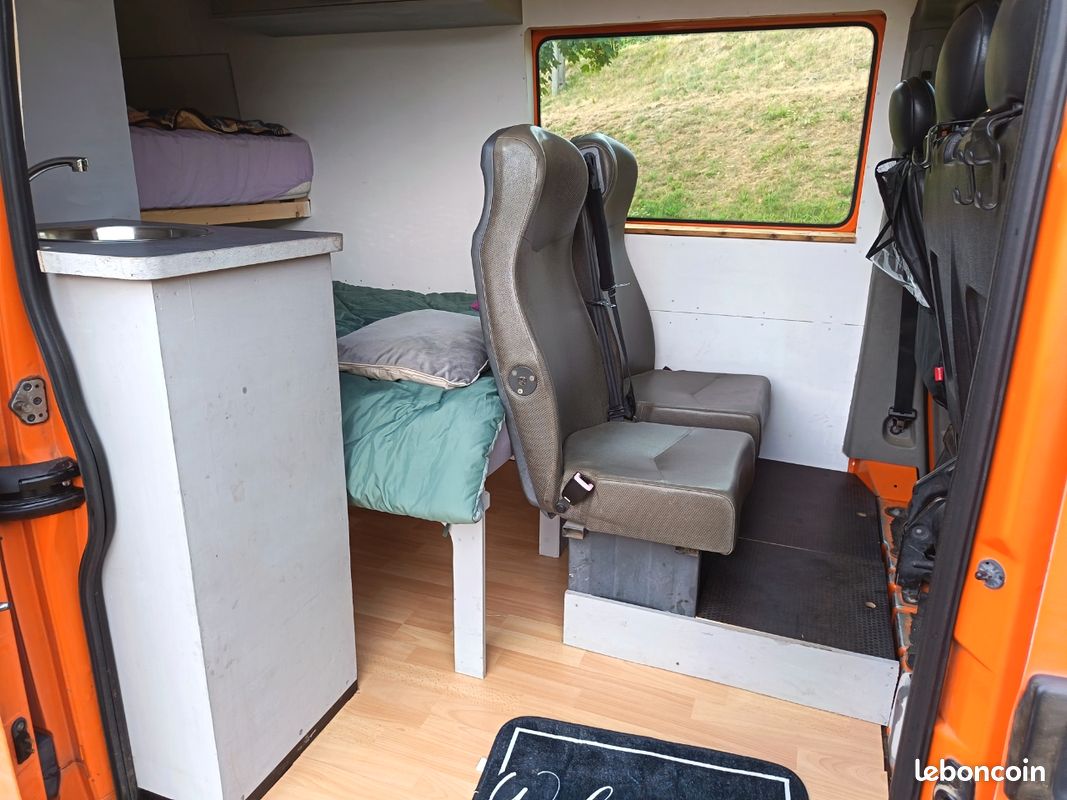 Renault Master H2L3 – 5 Places Carte Grise / 4 Couchages (image 2)