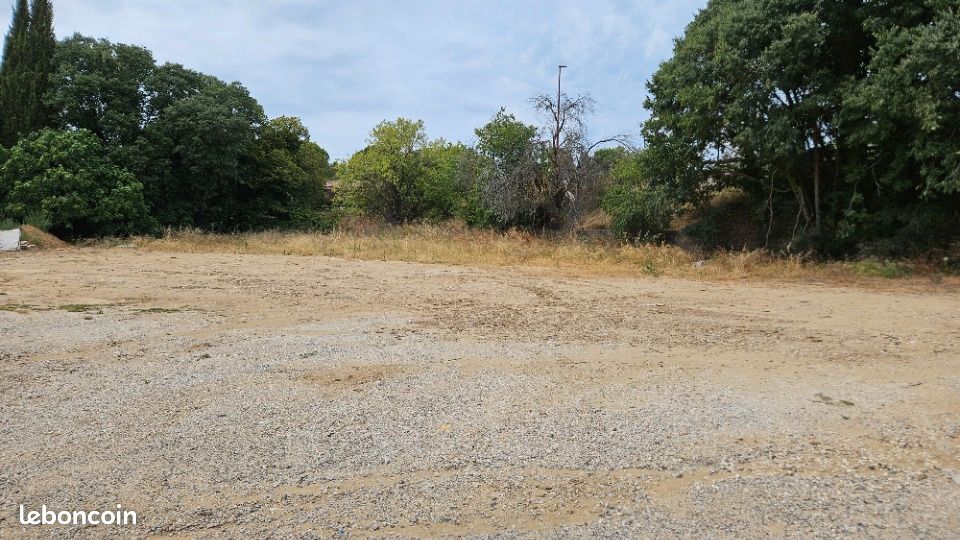 Terrain 559 m² · à Cadenet · 199 900 €