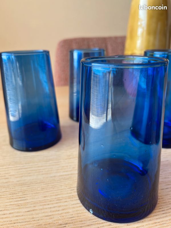 Lot De 600 Perles Anciennes En Verre Bleu – Forme Fuseau/toupie, Environ 6x4 Mm, Origine Tchécoslovaquie (occasion)