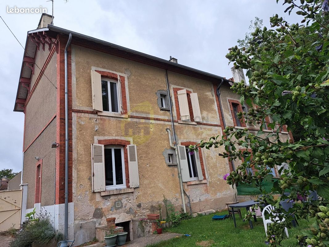 Appartement 7 pièces 130 m² · à Foëcy · 130 m² · 187 250 €