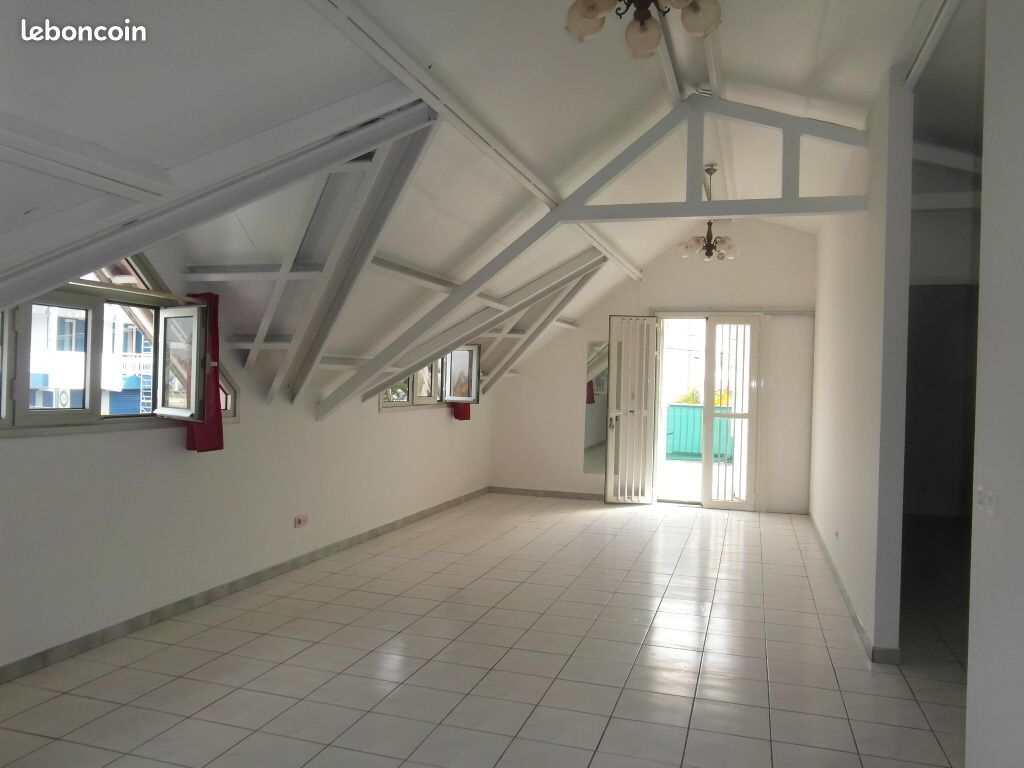 Appartement 3 pièces 92 m² · au Tampon · 92 m² · 900 €/mois