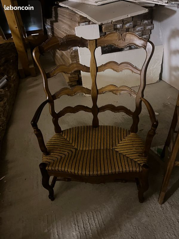 Chaises de bar et chaises basses (image 1)