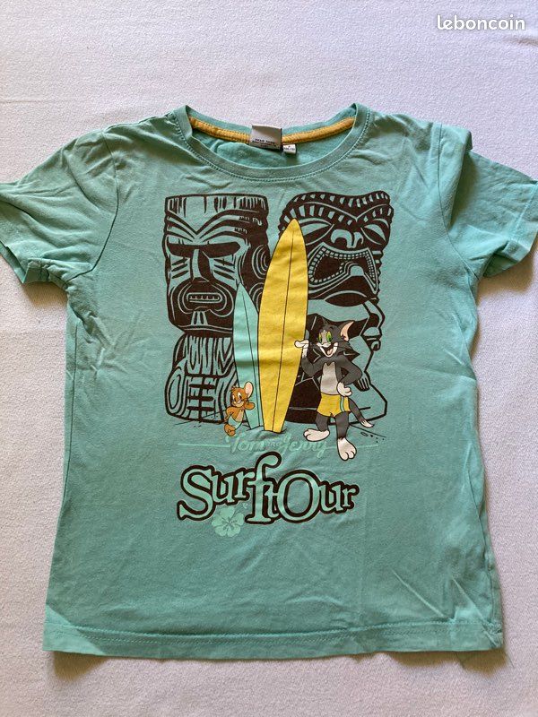 T shirt (image 2)