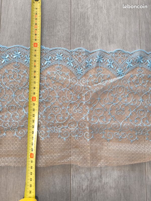 Dentelle bleu et bois de rose 21 cm (image 1)