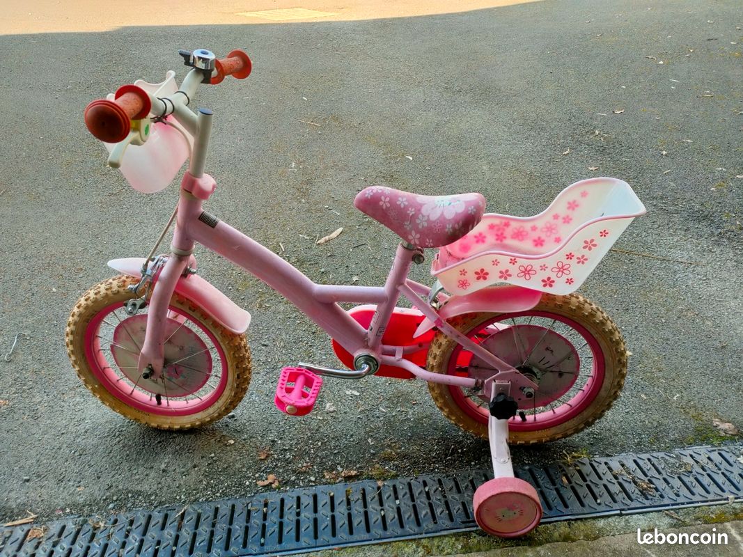 Vélo hello kitty (image 1)