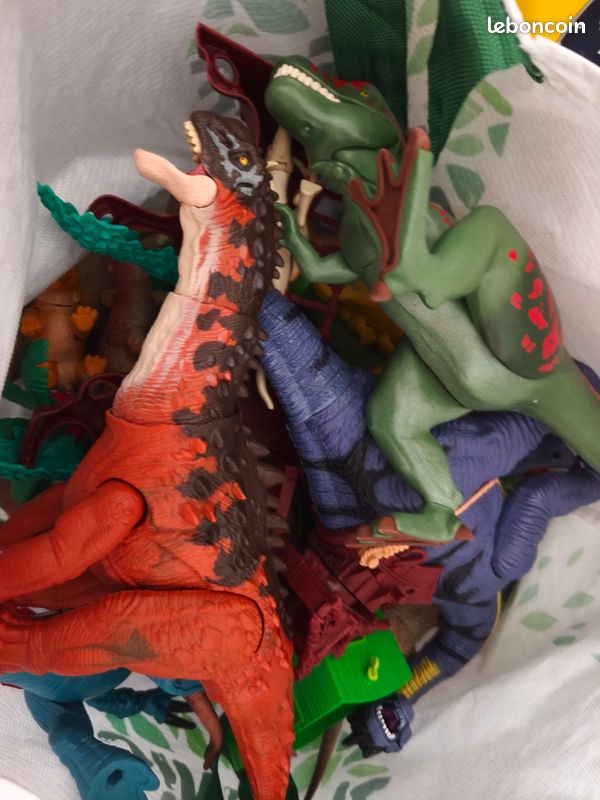 Jouet dinosaure (image 1)