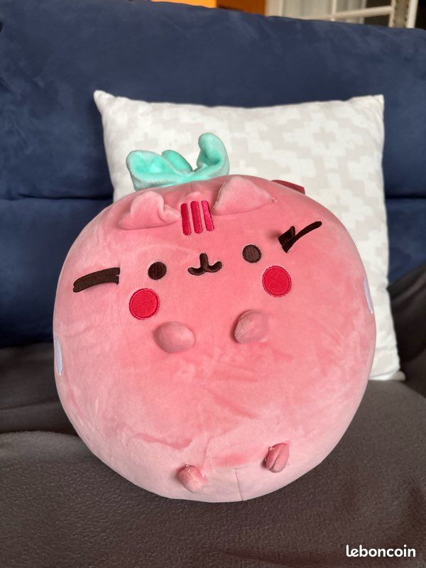 Peluche Chat Fraise de chez Claire's Jeux Jouets