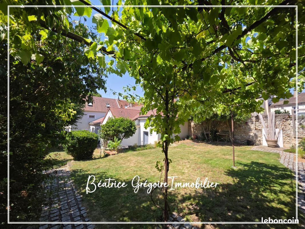 Maison 10 pièces 350 m² · à Bièvres · 350 m² · 1 560 000 €