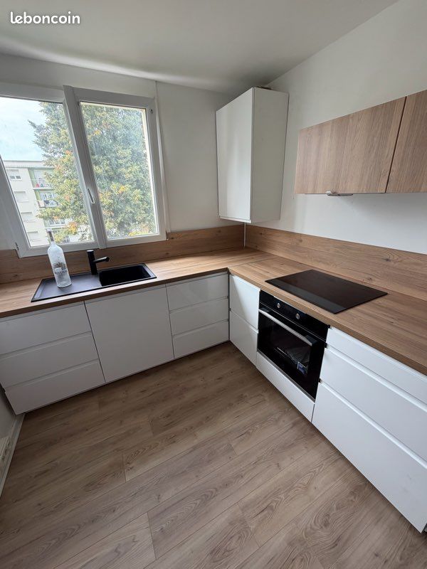 Appartement 4 pièces 98 m² · à Lesneven · 98 m² · 870 €/mois