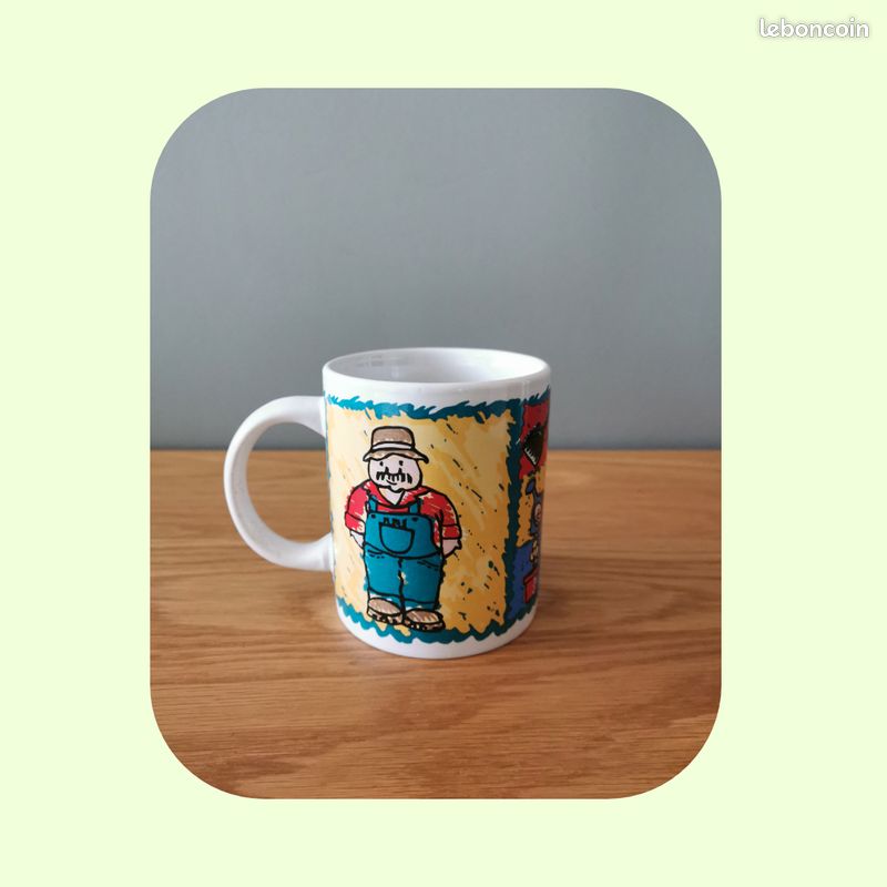 Mug en céramique blanc et marron photo - Photo Tasse à café Gratuite