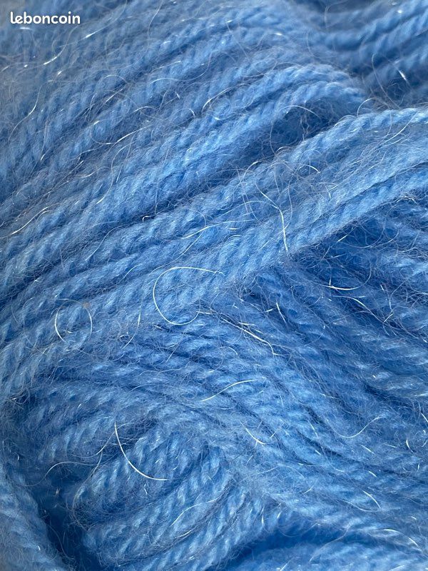 2 Pelotes De Laine Bleue - 50 Grammes Chacune, 20% Laine, Occasion, Pour Tricot