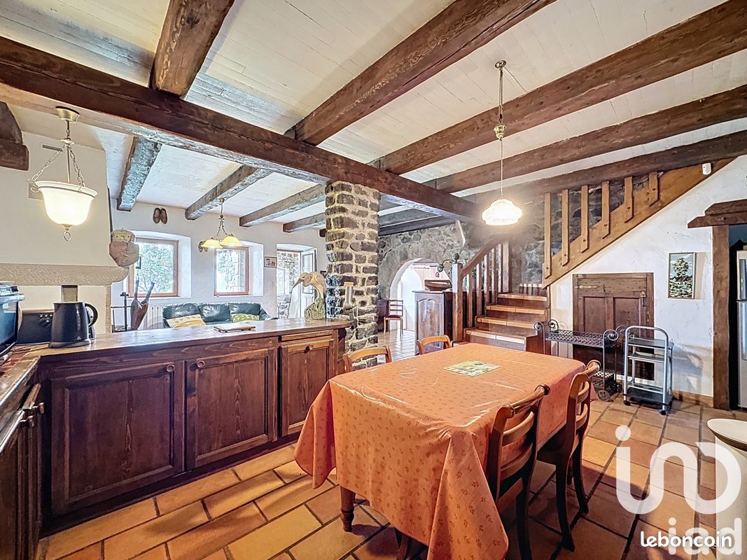 Propriété 8 pièces 275 m² (image 11)