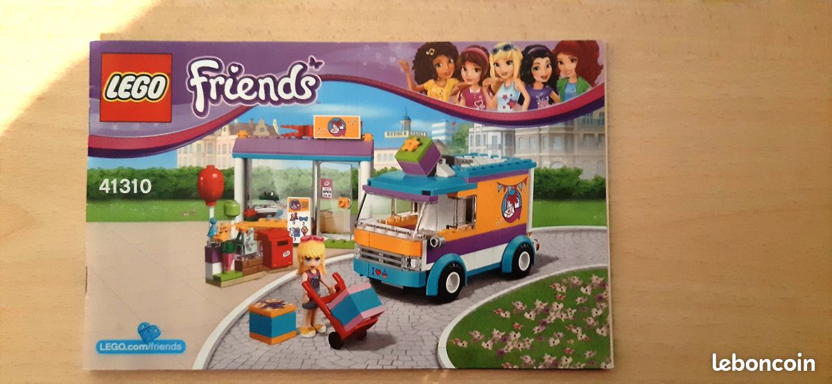 LEGO Friends 41310 La livraison de cadeaux d'Heartlake City