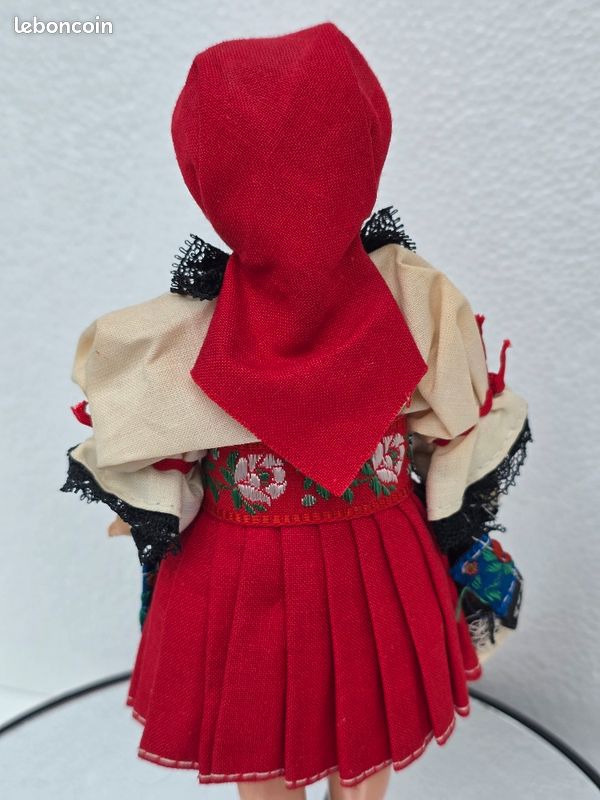 La Tchécoslovaquie, Pâques 1958, Femme Portant Un Costume Traditionnel Colorees Main Oeufs De Paques Bx4f6w La Tchécoslovaquie, Pâques 1958, Femme Portant Un Costume Traditionnel Colorees Main Oeufs De Paques Bx4f6w