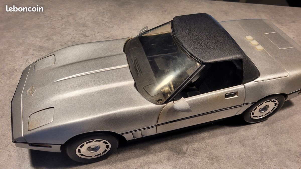 Corvette motorisée grande miniature (image 1)