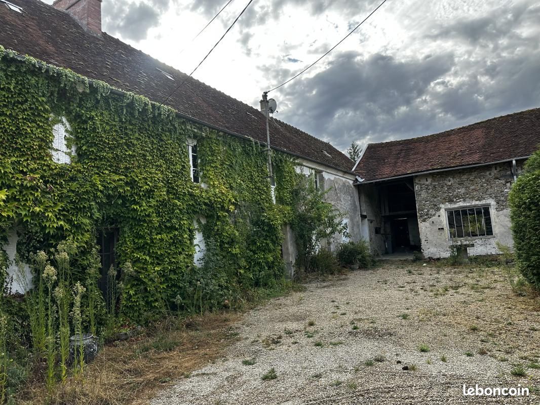 Maison 10 pièces 218 m² · à Saint-Denis-lès-Rebais · 218 m² · 250 000 €