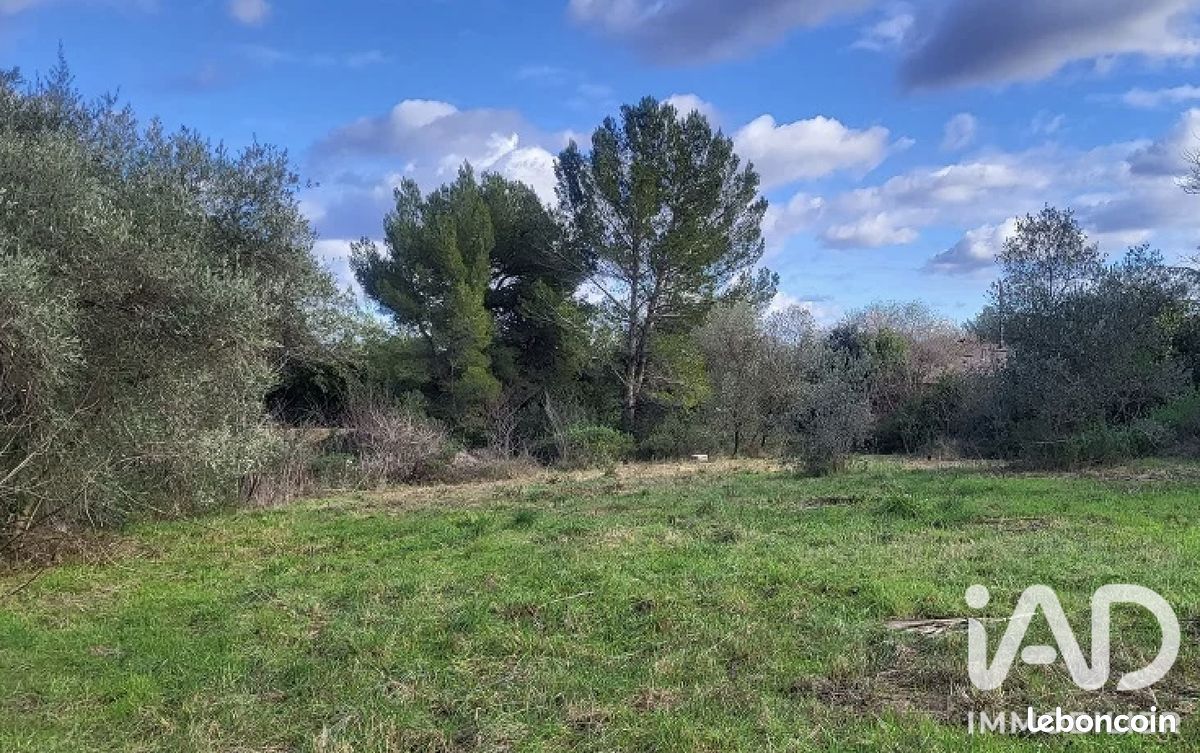 Terrain 553 m² · à Nîmes · 553 m² · 185 000 €
