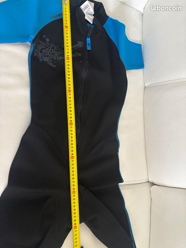 Combinaison Shorty Enfant Tribord Décathlon 12 Ans – Parfait État