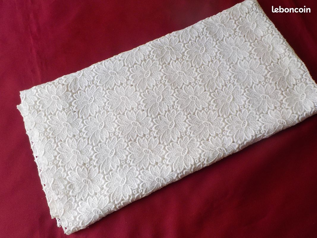 1m90/45cm de guipure blanche de qualité ,neuve (image 2)