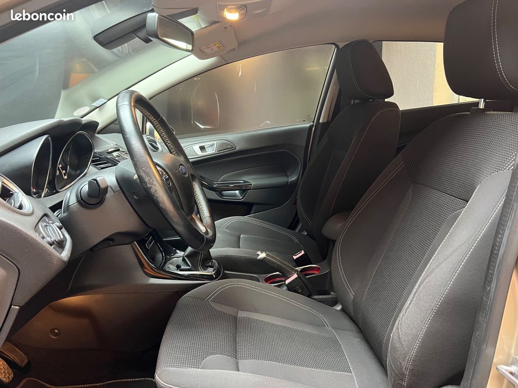 Ford fiesta 1.0 scti 100 titanium - gps - bluetooth - clim auto - suivi entretien - faible kilometrage (image 21)