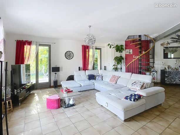 Propriété 7 pièces 167 m²