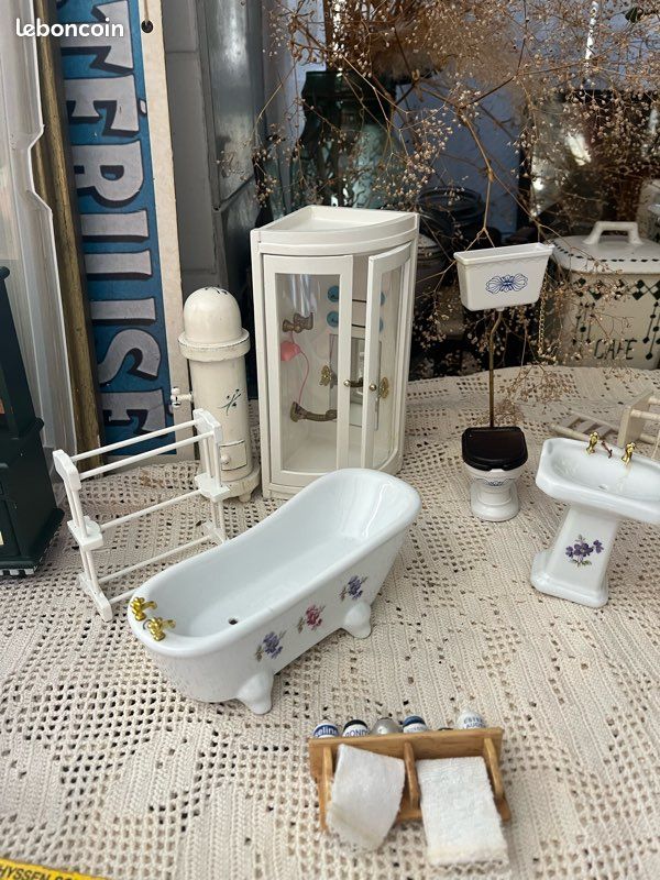 Toilette de Maison de Poupée Mini Toilette à Chasse Jouet Maison de Poupée Miniature Salle de Bain Toilette