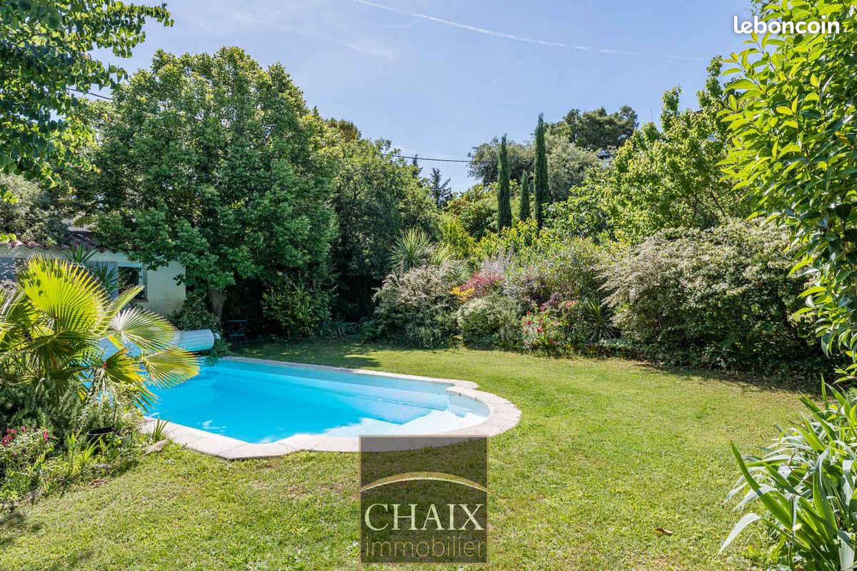 Terrain 565 m² · à Aubagne · 565 m² · 240 000 €