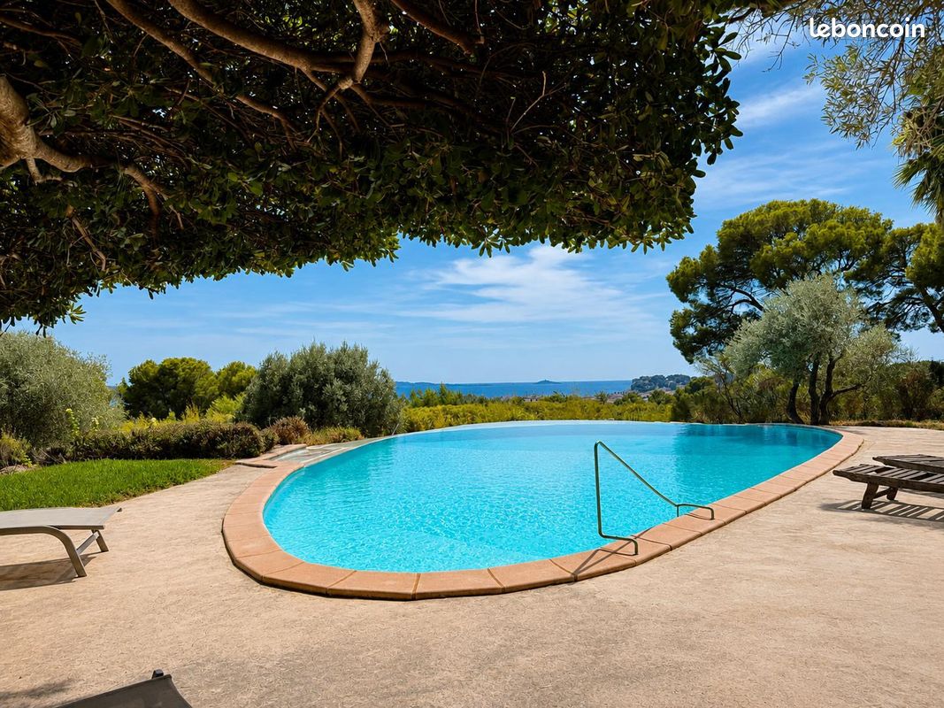 Maison 10 pièces 300 m² · à Sanary-sur-Mer · 300 m² · 1 790 000 €