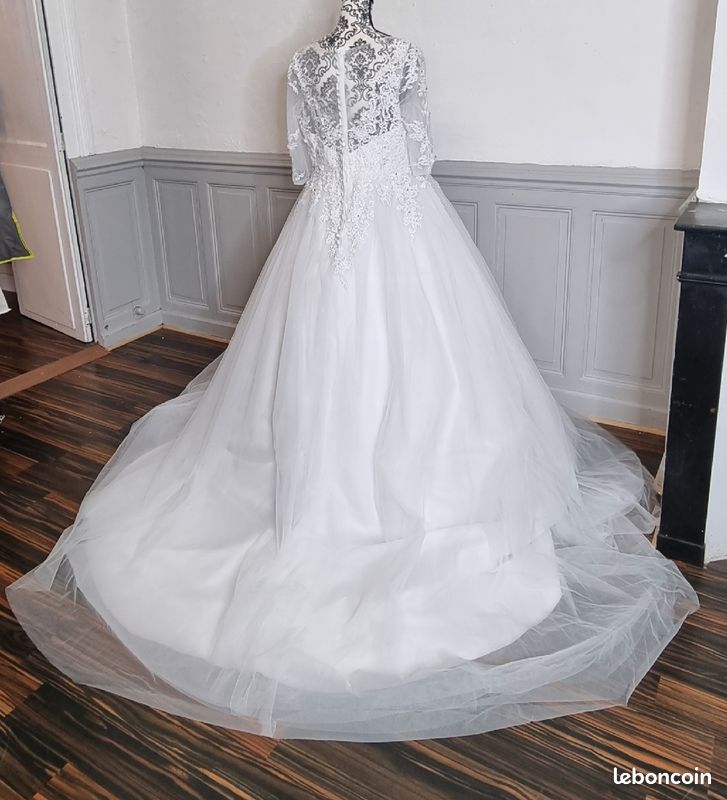 Robe de mariée manche mongue dentelle jupe en tulle (image 4)
