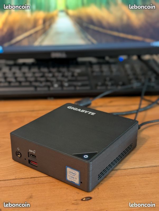 Mini PC GIGABYTE BRIX – I7-8550U, 8Go RAM, SSD, Wi-Fi/Bluetooth, état Neuf