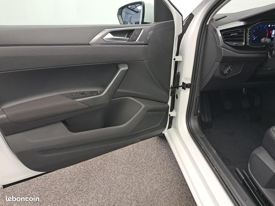 VOLKSWAGEN Polo 1.0 TSI 95 S&S BVM5 Style (image 23)