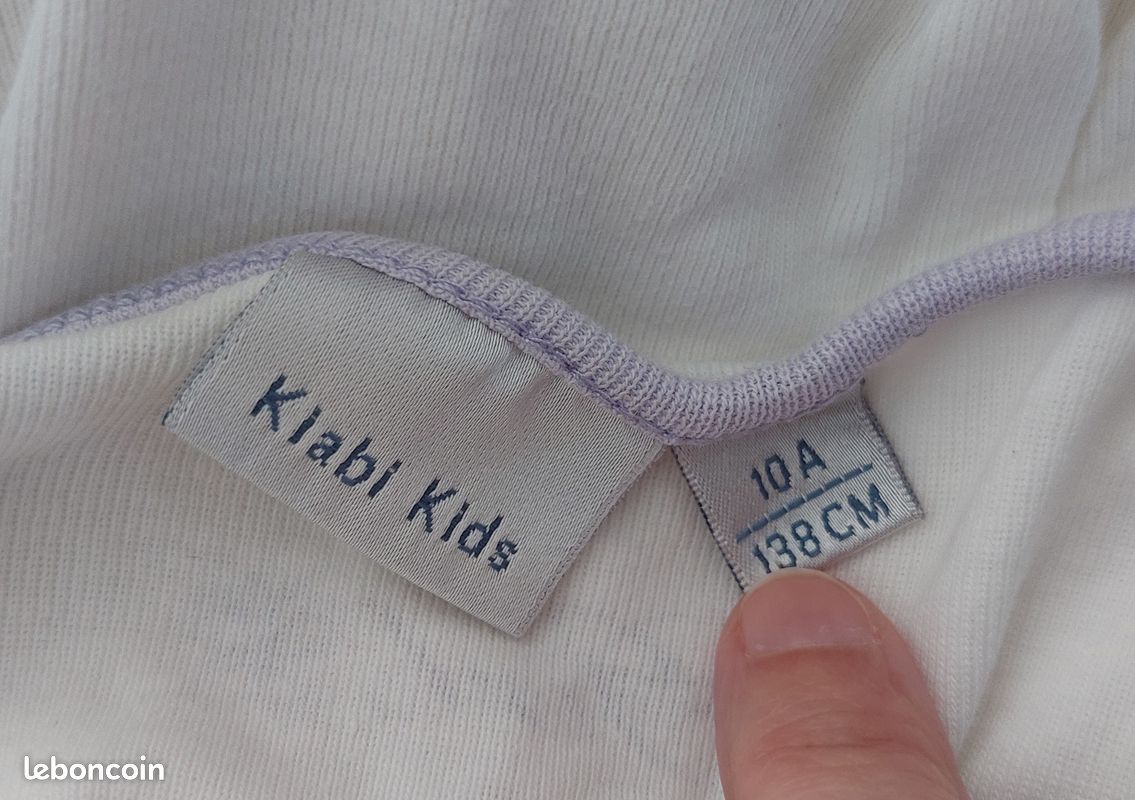 T-shirt fille en TBE - T. 10 ans (image 5)