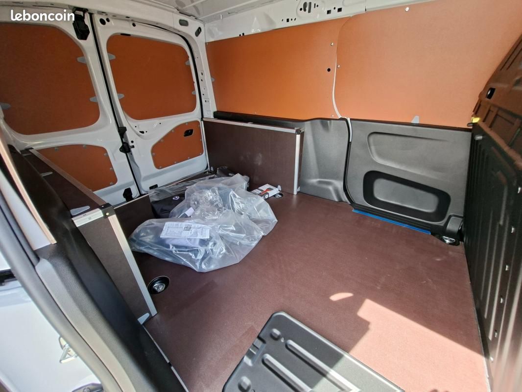 Toyota Proace City FOURGON LONG 1.5L 130 D-4D BVA START (image 5)