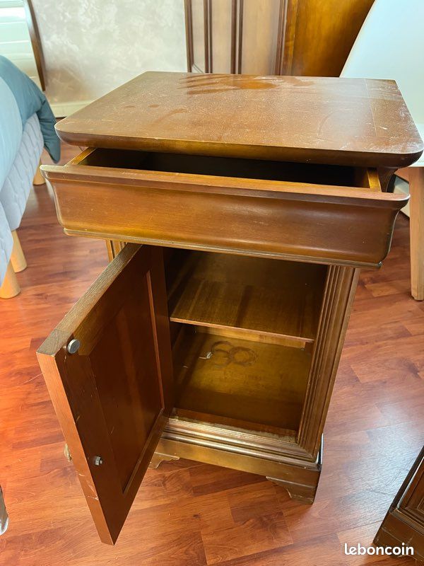 Ensemble commode, table de nuit et armoire en merisier massif (image 2)