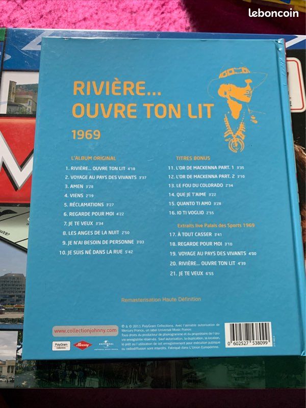 La Collection Officielle Johnny Hallyday Rivière Ouvre Ton LiCd En Bon État. Cd nickel par contre livret abîmé sur le haut de la reliure. Voir photos (image 3)