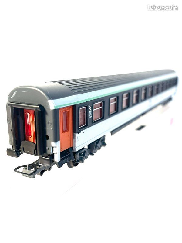 JOUEF VOITURE VOYAGEURS 2ième classe VB2N bleu/blanc/rouge 5092 NEUF (n
