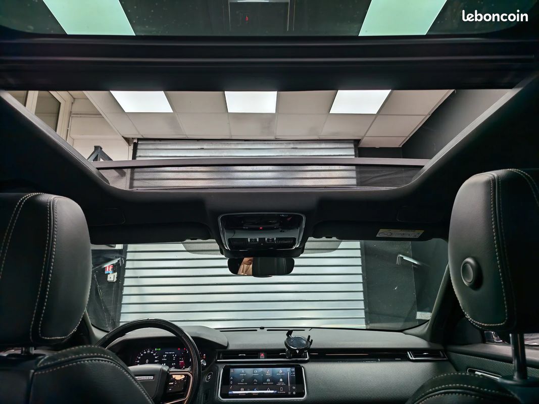 Land Rover RANGE ROVER VELAR R-Dynamic SE R DYNAMIC - REVISION A JOUR - SON MERIDIAN - COFFRE ELECTRIQUE - TOIT OUVRANT (image 31)