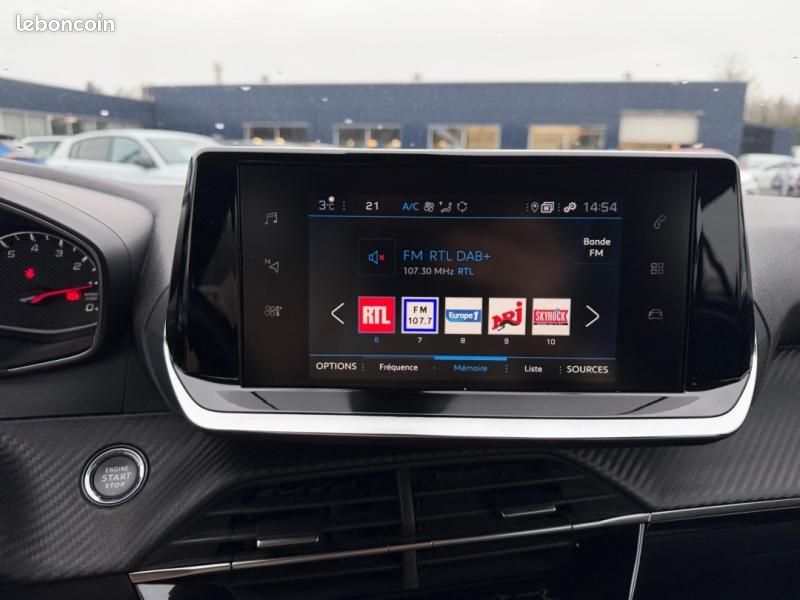Peugeot 2008 1.2 PureTech 130ch S&S Allure (image 26)