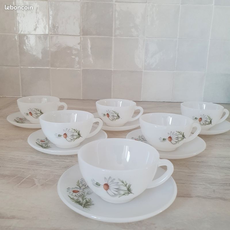 Service à Café Vintage Arcopal Motif Marguerite, Verre Blanc, France 1960, 8 Tasses