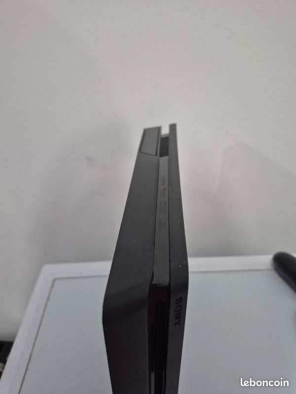 PS4 slim 1To + 2 manettes (image 5)