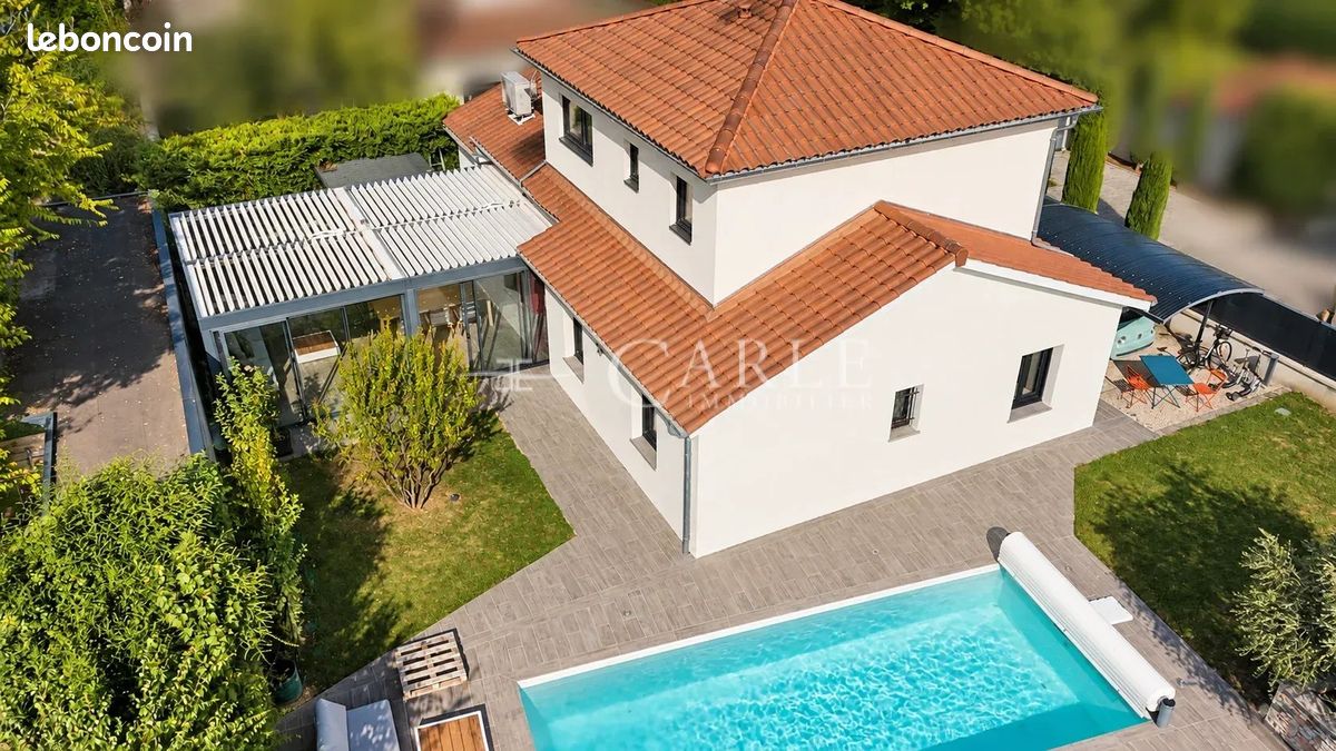 Maison 7 pièces 153 m² · à Genas · 153 m² · 715 000 €