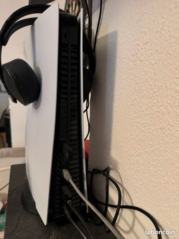 PlayStation 5 (image 4)