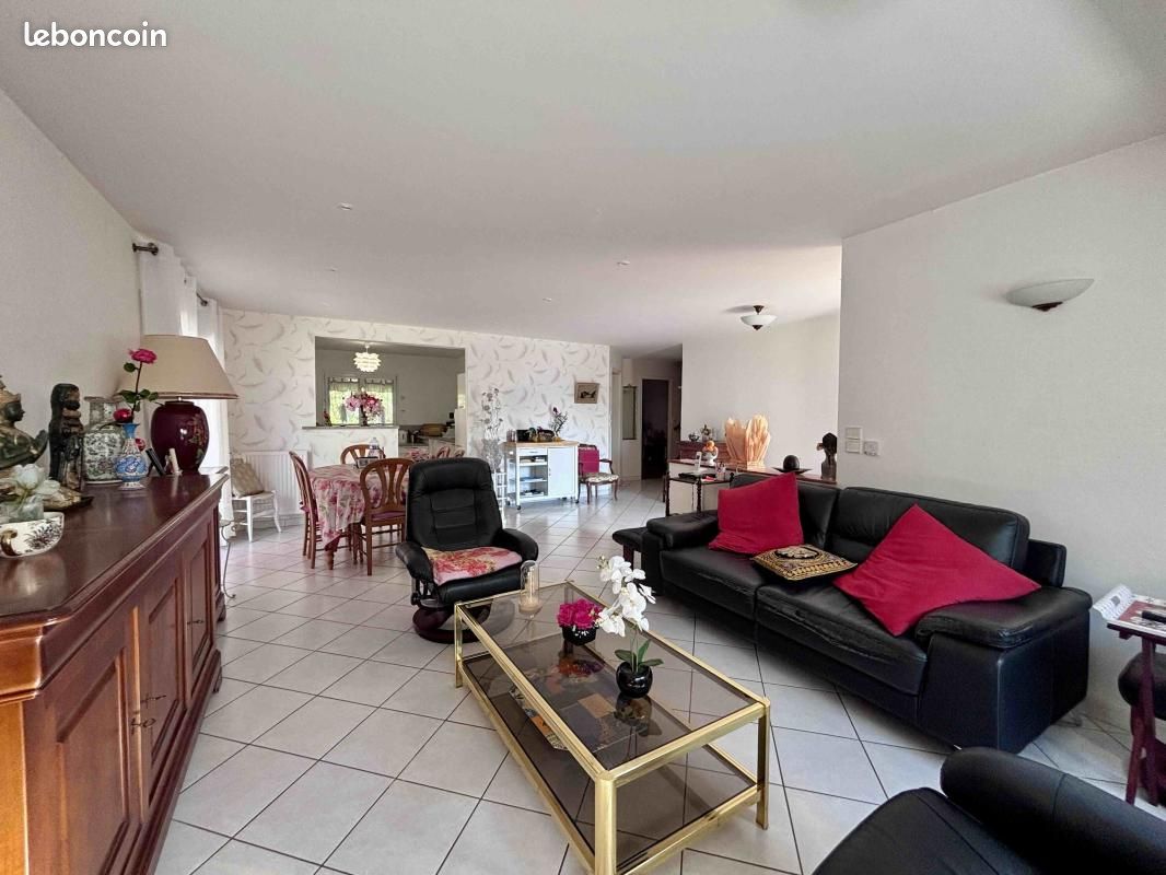 Maison 4 pièces 107 m² · à Larmor-Plage · 107 m² · 449 350 €