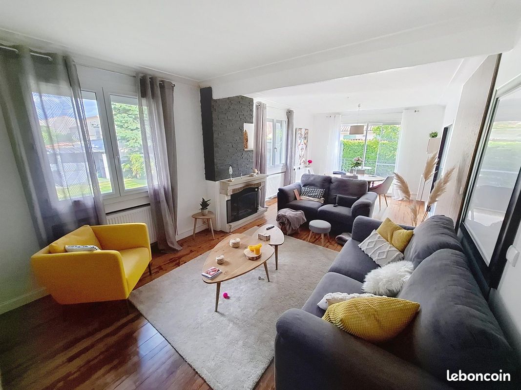 Maison 7 pièces 174 m² · à Valdurenque · 174 m² · 250 000 €