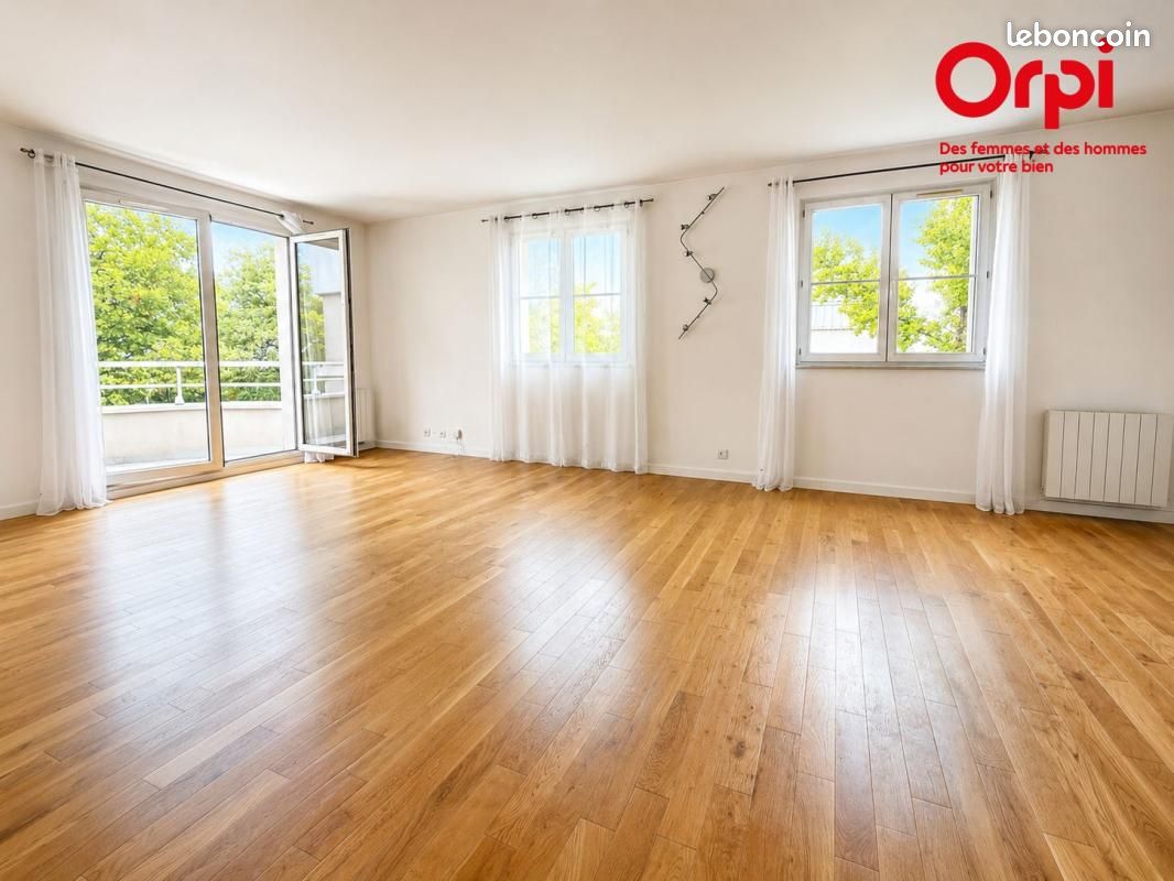 Appartement 5 pièces 88 m² · à Montigny-le-Bretonneux · 88 m² · 369 000 €