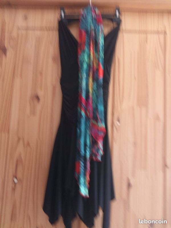 Robe de soirée avec foulard assorti (image 2)