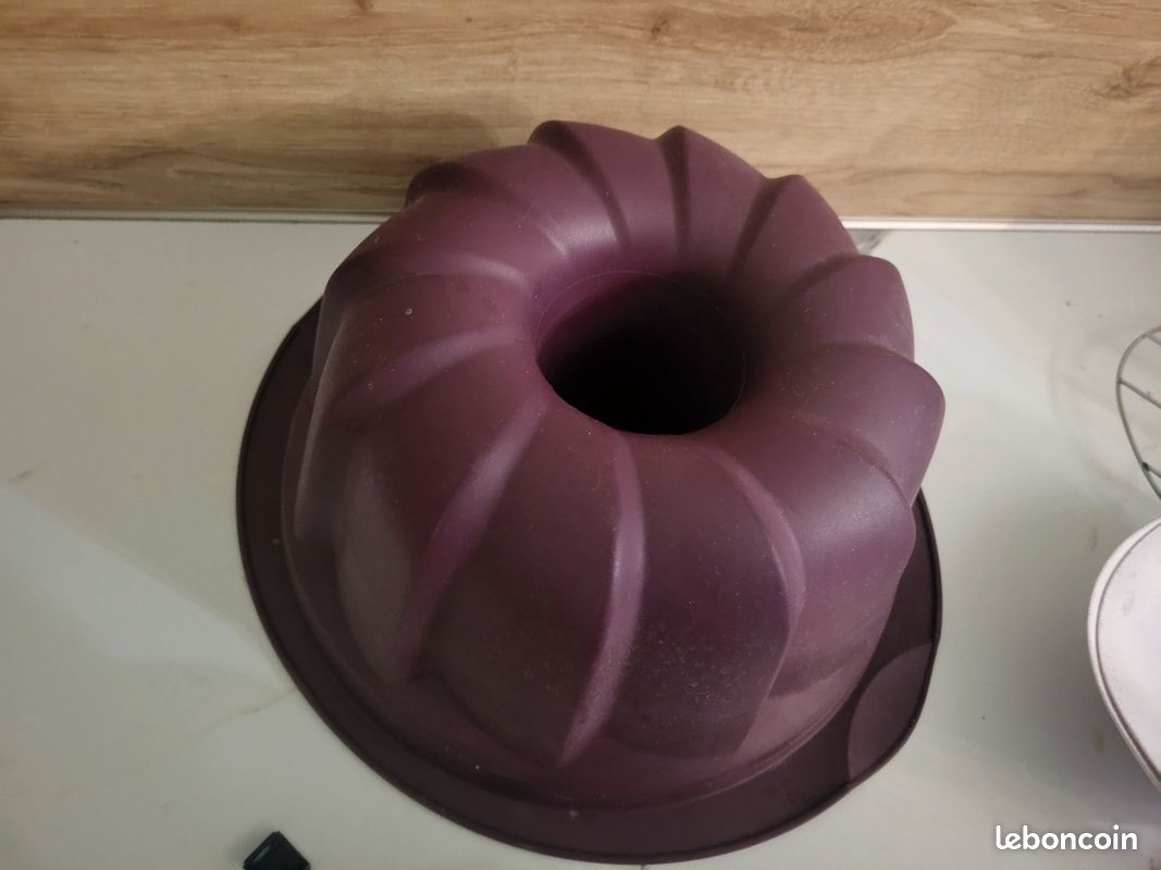 Moule à brioche Tupperware neuf - Arts de la table