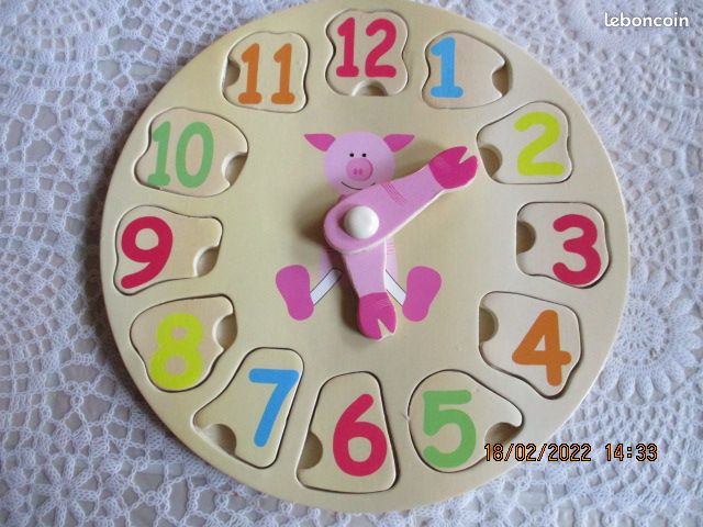 Jeu en bois pour apprendre l'heure parfait état (image 1)